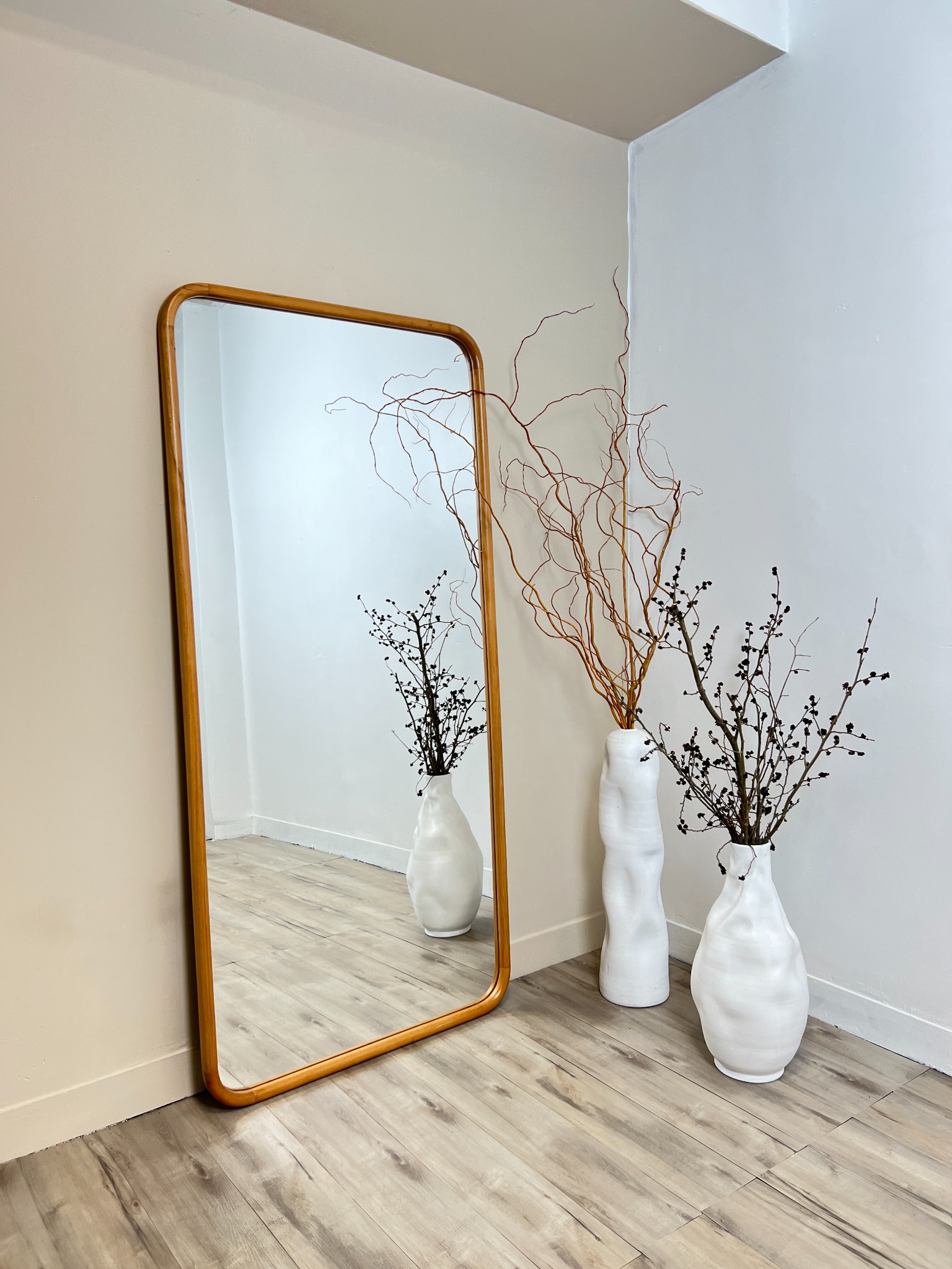 Minimal mirror styling 16